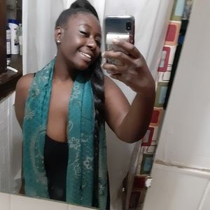 Meet your Posher, Derrionna